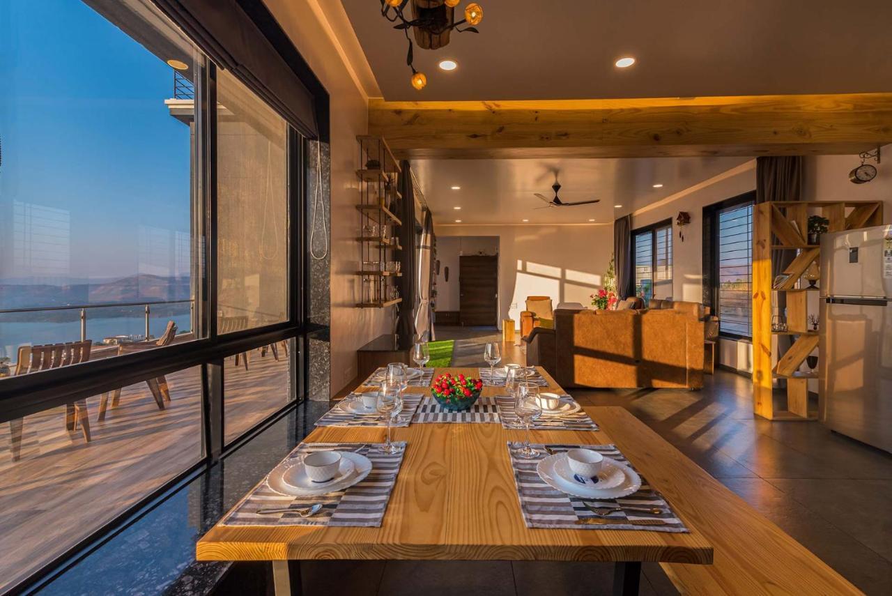 Eyes On The Lake By Stayvista - A Hillside Villa With A Captivating View Of The River Pune Exteriör bild