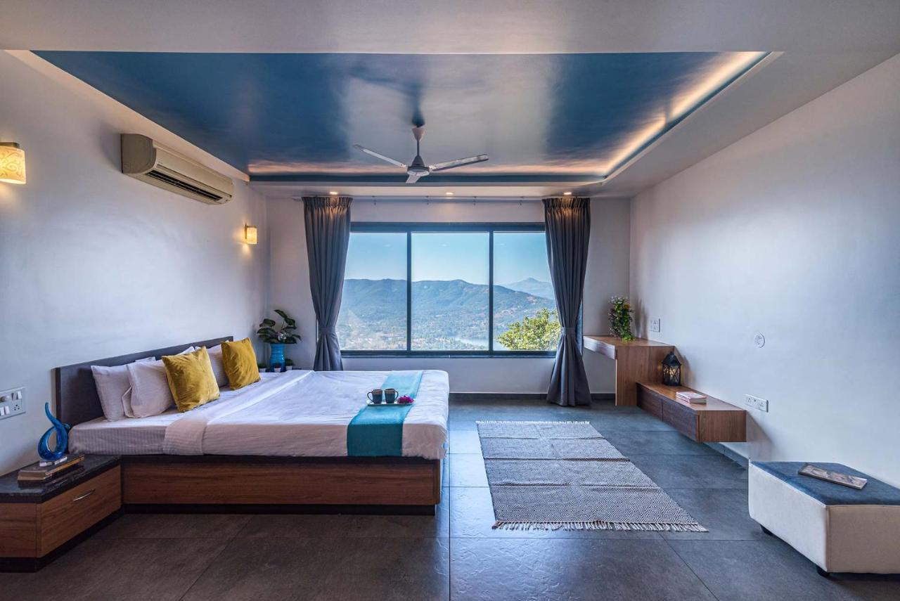 Eyes On The Lake By Stayvista - A Hillside Villa With A Captivating View Of The River Pune Exteriör bild