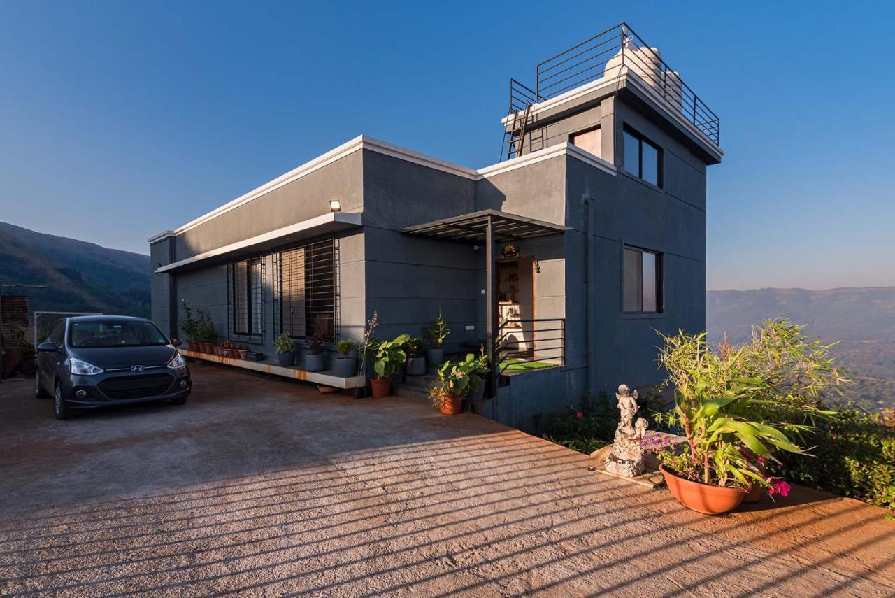 Eyes On The Lake By Stayvista - A Hillside Villa With A Captivating View Of The River Pune Exteriör bild